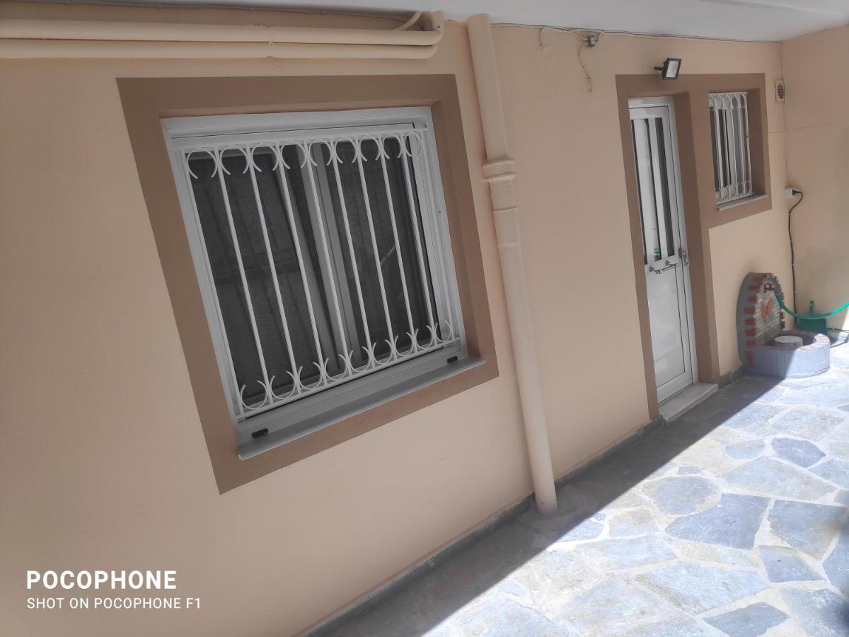 Κεντρικό, Άνετο Και Ζεστό Διαμέρισμα Kamena Vourla Buitenkant foto