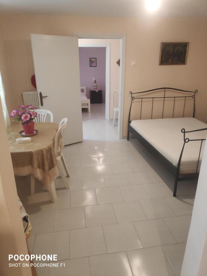 Κεντρικό, Άνετο Και Ζεστό Διαμέρισμα Kamena Vourla Buitenkant foto